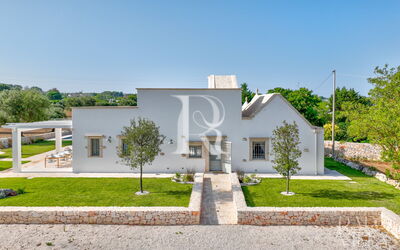 Trullo under Apulian Sky