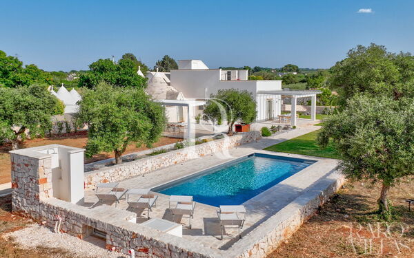 Trullo Under The Apulian Sky