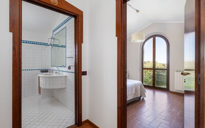 Villa Renina: Bathroom, Bedroom
