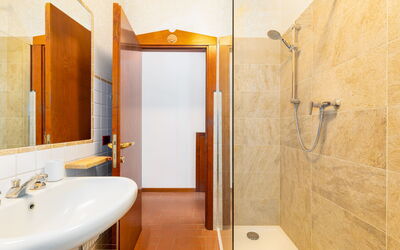 Villa Renina: Bathroom