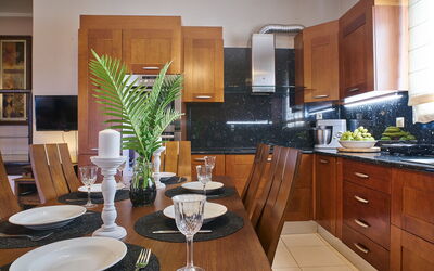 Villa Milon: Keuken, Lunchroom