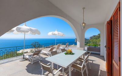 Villa Marianna: Balkon / terras / patio, Buitenkanten, Buitenshuis, Keer bekeken