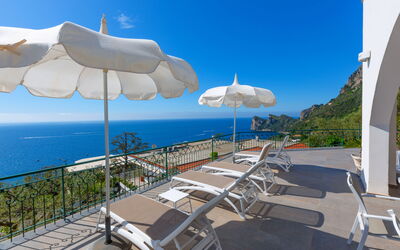 Villa Marianna: Buitenkanten, Buitenshuis, Keer bekeken