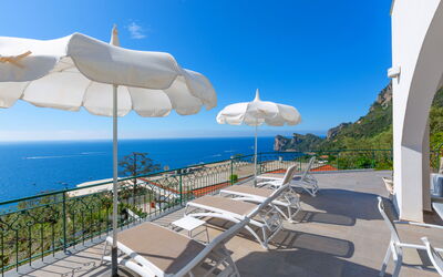 Villa Marianna: Balkon / terras / patio, Buitenkanten, Buitenshuis, Keer bekeken