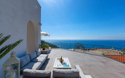 Villa Marianna: Balkon / terras / patio, Buitenkanten, Buitenshuis, Keer bekeken