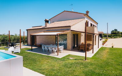 Villa Vespro: Piscina