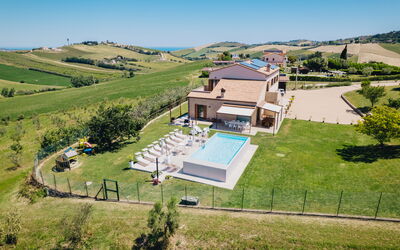 Villa Vespro: Piscina