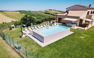Villa Vespro: Piscina