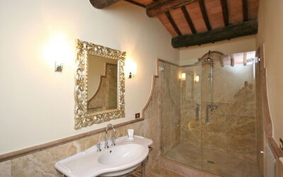Villa Guia: Bathroom