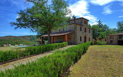 Villa Fabbri: Buitenshuis