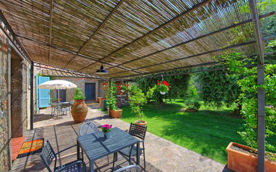 Villa Giare: all'aperto, Balcone / Terrazza / Patio, Giardino