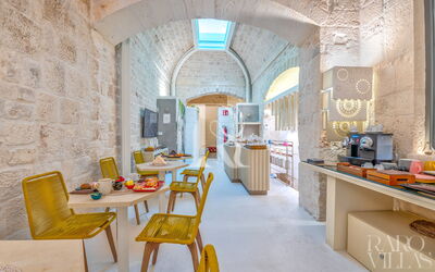 Vico Bianco Raro Rooms