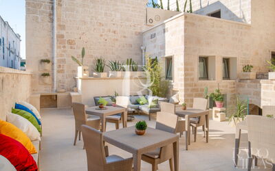 Vico Bianco Raro Rooms