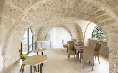 Vico Bianco Raro Rooms