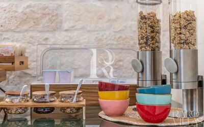 Vico Bianco Raro Rooms