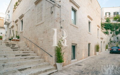 Vico Bianco Raro Rooms