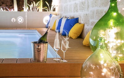 Vico Bianco Raro Rooms