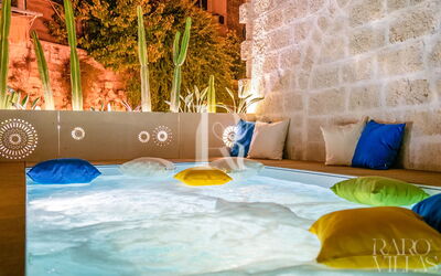 Vico Bianco Raro Rooms