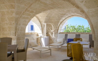 Vico Bianco Raro Rooms