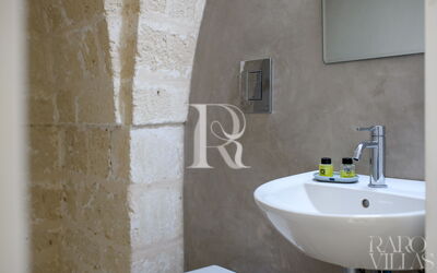 Vico Bianco Raro Rooms