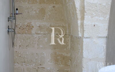 Vico Bianco Raro Rooms