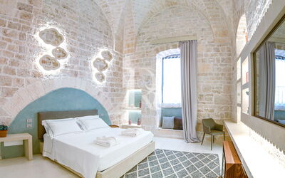 Vico Bianco Raro Rooms