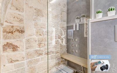 Vico Bianco Raro Rooms