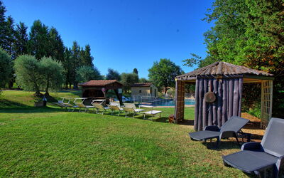 Villa Mario: all'aperto, Esterni, Giardino, Piscina