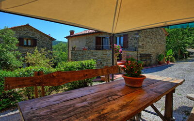 Borgo Veronica: Esterni