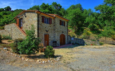 Borgo Veronica: Esterni