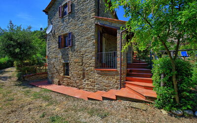 Borgo Veronica: Esterni, Giardino