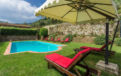 Villa Danielle: Buitenshuis, Tuin, zwembad