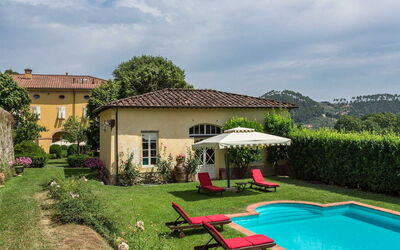 Villa Danielle: Buitenshuis, Tuin, zwembad