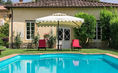 Villa Danielle: Buitenshuis, Tuin, zwembad