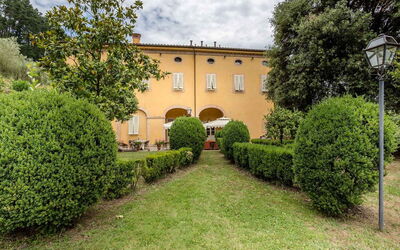 Villa Danielle: Buitenkanten, Buitenshuis, Tuin