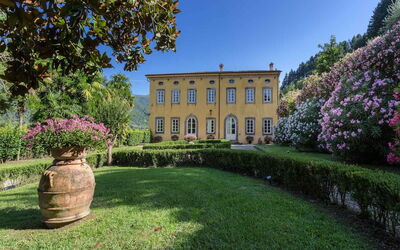 Villa Danielle: Buitenkanten, Buitenshuis, Tuin