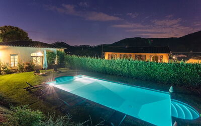 Villa Danielle: Buitenshuis, Tuin, zwembad