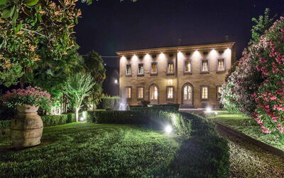 Villa Danielle: Buitenkanten, Buitenshuis