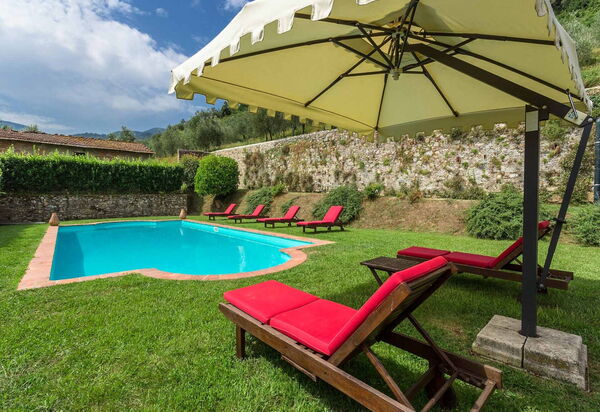 Villa Danielle: all'aperto, Giardino, Piscina