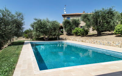 Villa Chiugi: bassin, Jardin