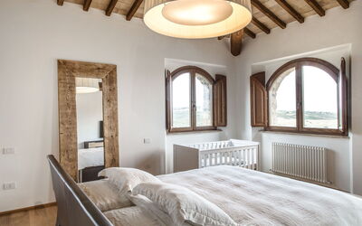 Villa Chiugi: chambre à coucher