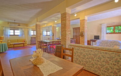 Cerretalta: Salle à manger, Salon