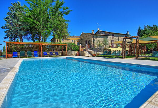 Cerretalta: Pool, Summer