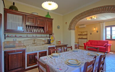 Casa Violina: Dining Room, Kitchen