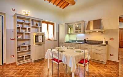 Casa Violina: Dining Room, Kitchen