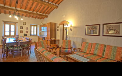 Querciolaia: Cuisine, Salle à manger, Salon