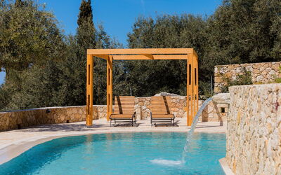 Villa Prokimea: Buitenshuis, zwembad