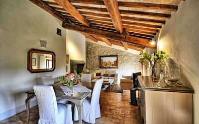 Casale Porano: Dining Room, Living Room