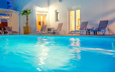 Villa Magnifica: Buitenshuis, zwembad