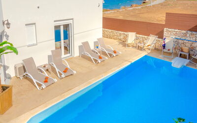 Villa Magnifica: Buitenshuis, zwembad